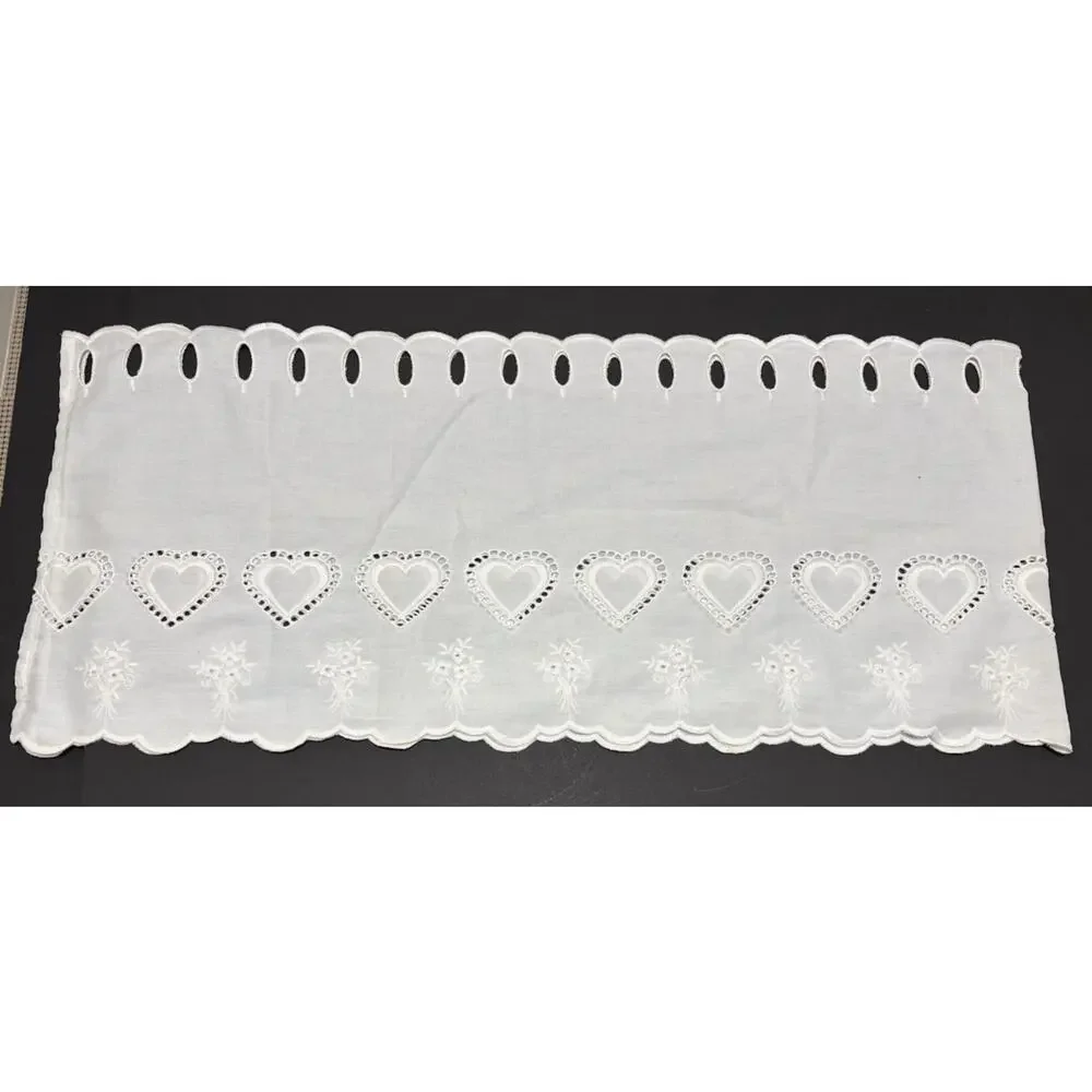 Table Runner White Hearts Embellished Bouquet Cutwork Cotton Scallop Edge 60x13